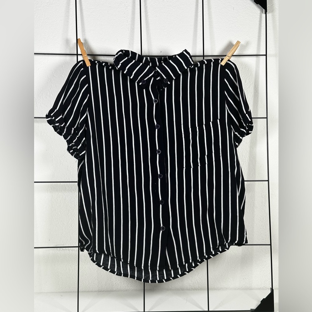 NAVY STRIPED BRANDY MELVILLE CROP TOP O/S